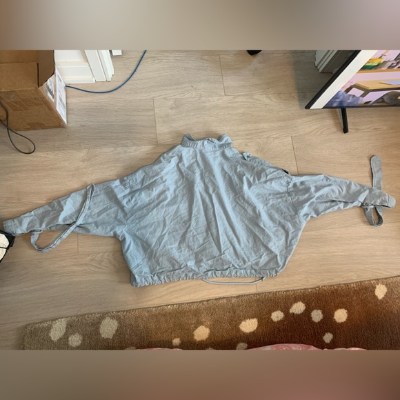 Will steam for deliver large cropped jacket blue front pocket from simons - Picture 3 of 3